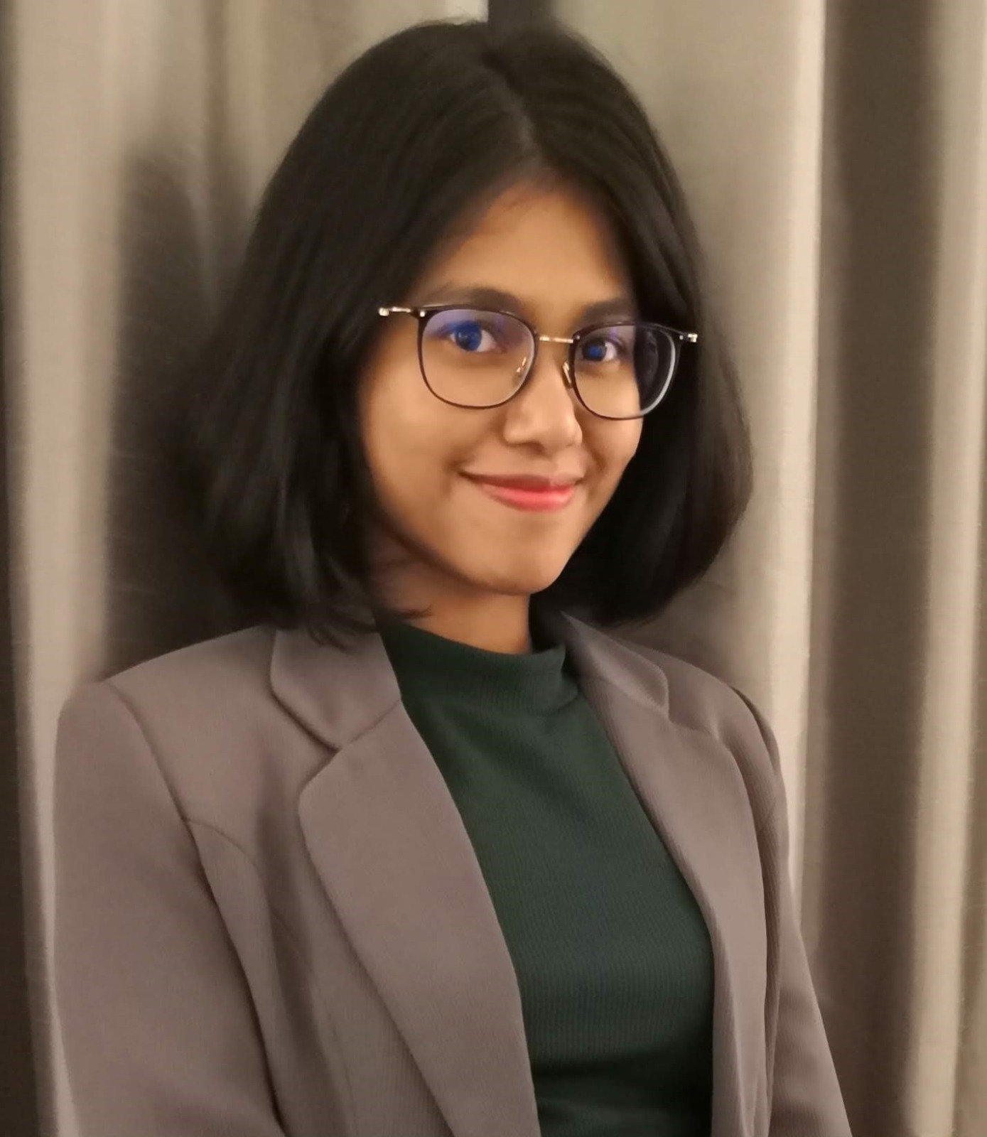 Teacher Daletha — SPM English Specialist Tutor